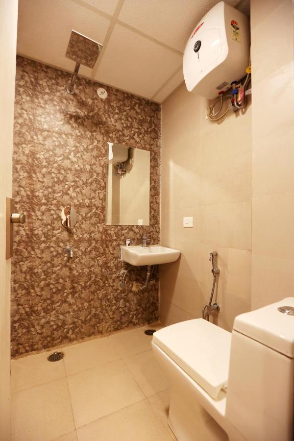 Hotel Ark Suites At Airport Нью-Дели Экстерьер фото