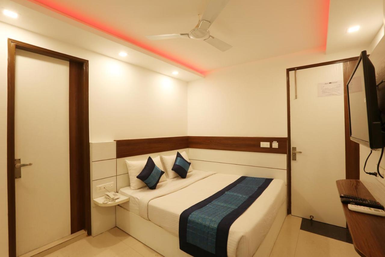 Hotel Ark Suites At Airport Нью-Дели Экстерьер фото